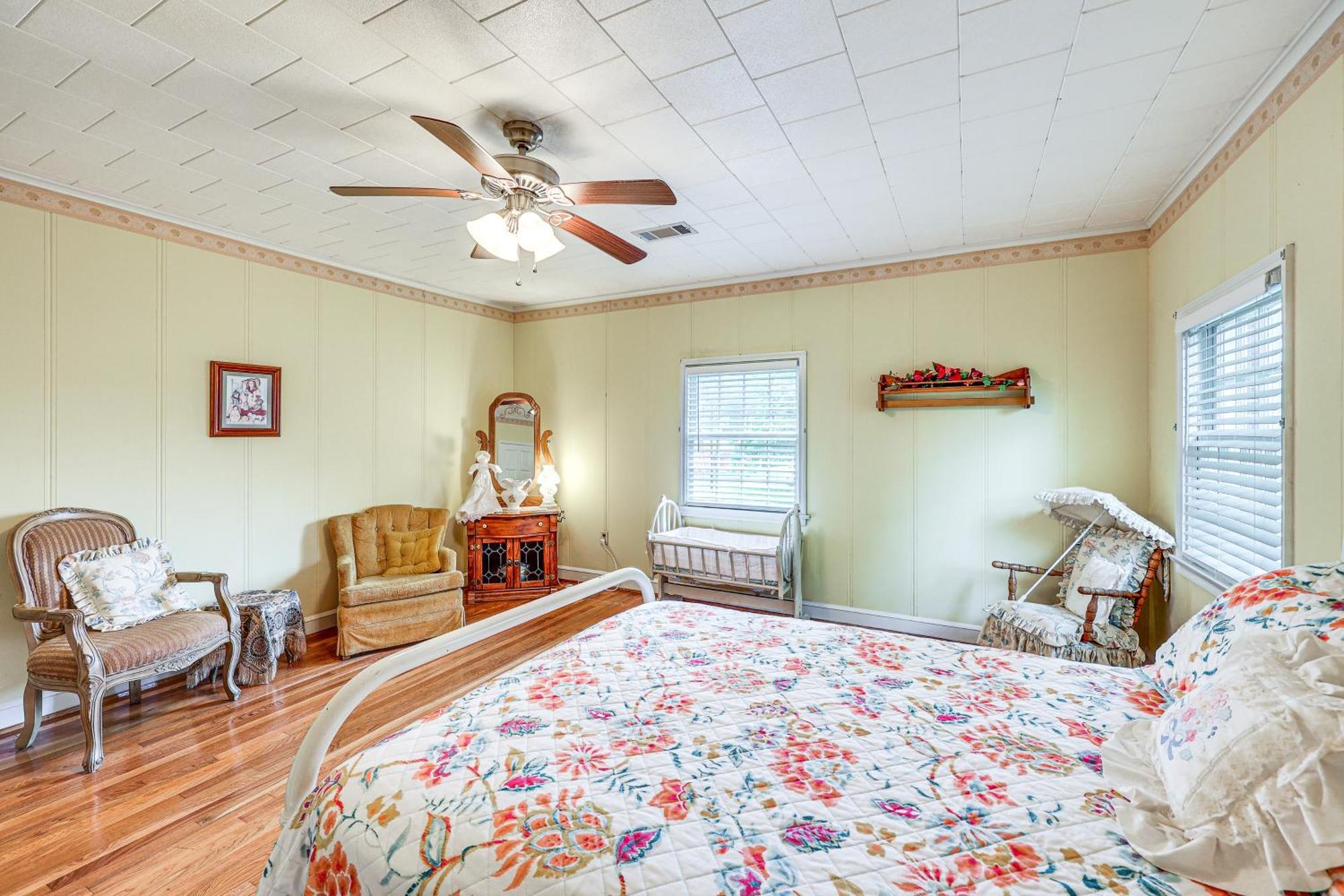 Delightful Retreat With Fireplace And Large Yard! Exterior foto