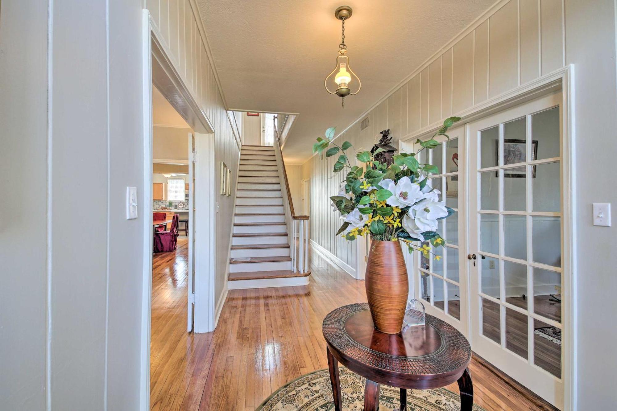Delightful Retreat With Fireplace And Large Yard! Exterior foto